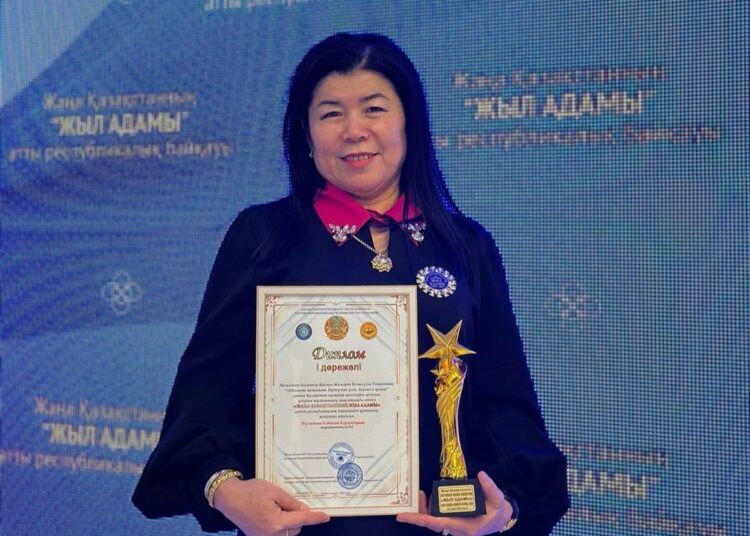 ТҮРКІСТАН: КЕЛЕСТІК КӘСІПКЕР РЕСПУБЛИКАЛЫҚ БАЙҚАУДА “ЖЫЛ АДАМЫ” АТАНДЫ