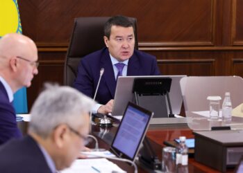 ӘЛИХАН СМАЙЫЛОВ ЖАҢА ЖАЙЛЫ МЕКТЕПТЕР ҚҰРЫЛЫСЫНЫҢ САПАСЫН МҰҚИЯТ ҚАДАҒАЛАУДЫ ТАПСЫРДЫ