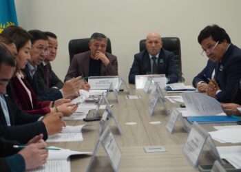 Облыстық мәслихаттың бюджет, экономика және ауыл шаруашылығы мәселелері жөніндегі тұрақты комиссиясының отырысы