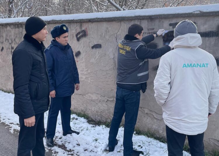 ШЫМКЕНТТЕ 700-ДЕН АСТАМ ЕСІРТКІ ЖАРНАМАСЫ ЖОЙЫЛДЫ