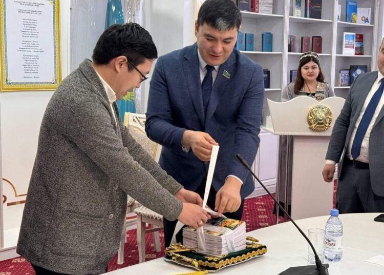 АСТАНАДА БАЛАЛАРДЫҢ ШЫҒАРМАШЫЛЫҒЫНА СЕРПІЛІС БЕРГЕН «БАЛА ЖАЗҒАН ЕРТЕГІ» КІТАБЫНЫҢ ТҰСАУКЕСЕРІ ӨТТІ