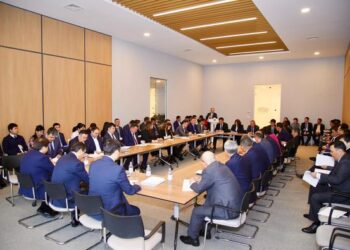 ТҮРКІСТАН: САЛА ЖЕТЕКШІЛЕРІМЕН АЛҚА ОТЫРЫСЫ ӨТТІ