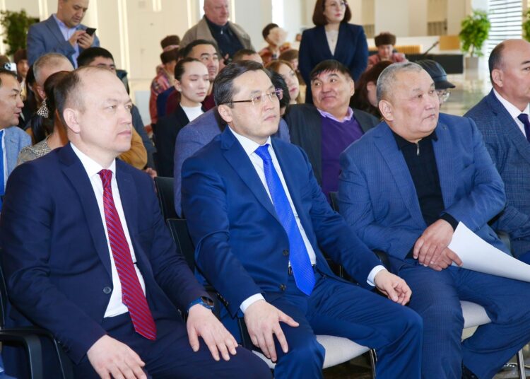 ТҮРКІСТАНДА «ОҢТҮСТІК ҚАЗАҚСТАН» ГАЗЕТІНІҢ 100 ЖЫЛДЫҒЫНА ОРАЙ «ЕСКІРМЕЙТІН ЕСТЕЛІК» АТТЫ ФОТОКӨРМЕ ӨТТІ