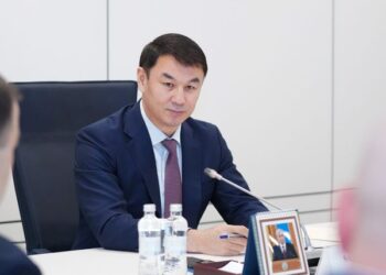 ДАРХАН САТЫБАЛДЫ ЖЫЛЫНА 120 МЫҢ ТОННА МЫС ӨДІРЕТІН ЗАУЫТ ҚҰРЫЛЫСЫ БОЙЫНША ИНВЕСТОРЛАРМЕН КЕЛІССӨЗДЕР ЖҮРГІЗДІ