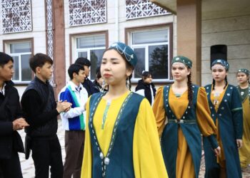 ТҮРКІСТАН: АРЫСТА ҰЛТТЫҚ КИІМНІҢ СӘН ШЕРУІ ӨТТІ