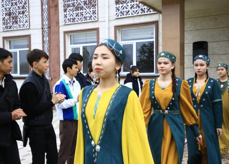 ТҮРКІСТАН: АРЫСТА ҰЛТТЫҚ КИІМНІҢ СӘН ШЕРУІ ӨТТІ