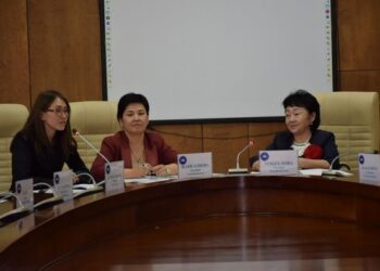 ТҮРКІСТАН: ҚХА ЖАНЫНДАҒЫ АНАЛАР КЕҢЕСІ ОТБАСЫ ҚҰНДЫЛЫҚТАРЫН НЫҒАЙТУ ЖАЙЫН ТАЛҚЫЛАДЫ (-1-)
