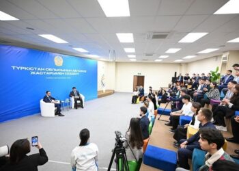 СЕНАТ ТӨРАҒАСЫ ТҮРКІСТАН ОБЛЫСЫНЫҢ БЕЛСЕНДІ ЖАСТАРЫМЕН КЕЗДЕСТІ