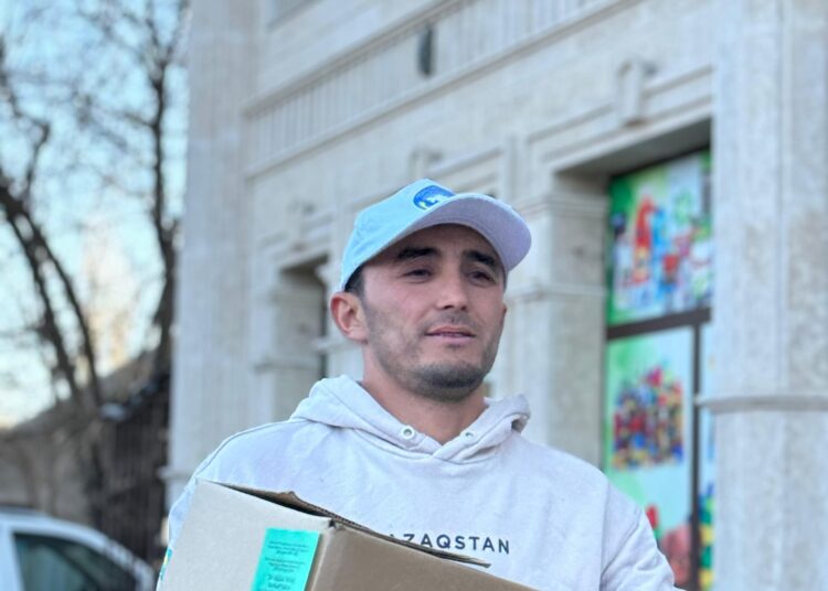 ТҮРКІСТАН: АССАМБЛЕЯ ҚҰРЫЛЫМДАРЫ ТАСҚЫН СУДАН ЗАРДАП ШЕККЕН ӨҢІРЛЕРГЕ КӨМЕК КӨРСЕТУДЕ (-1-)