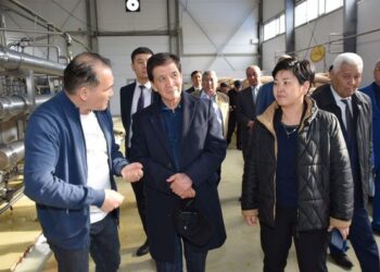 ТҮРКІСТАН: ҚХА ЖАНЫНДАҒЫ АҚСАҚАЛДАР КЕҢЕСІ «AYKAN» КӘСІПОРНЫНЫҢ ЖҰМЫСЫМЕН ТАНЫСТЫ