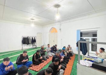 БІР МЕЗЕТТЕ БІР ДҰҒА