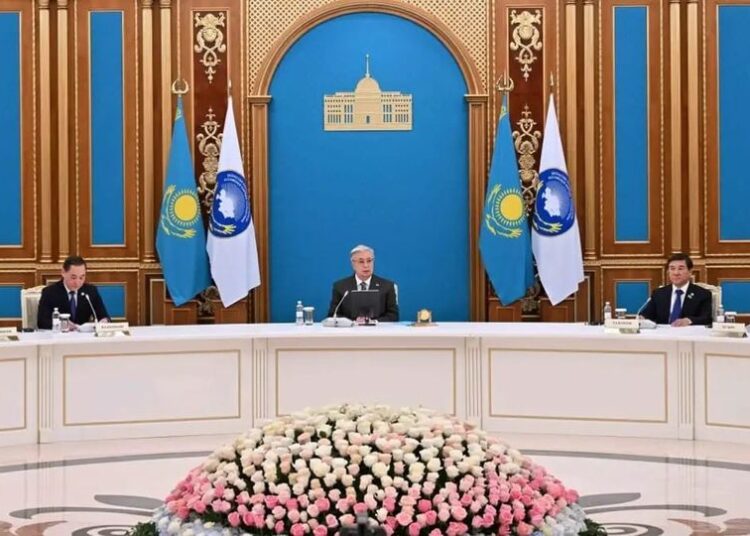 ҚАЗАҚ ТІЛІ УАҚЫТ ӨТЕ КЕЛЕ ЭТНОСАРАЛЫҚ ҚАТЫНАС ТІЛІНЕ АЙНАЛАТЫНЫНА СЕНІМДІМІН — ПРЕЗИДЕНТ