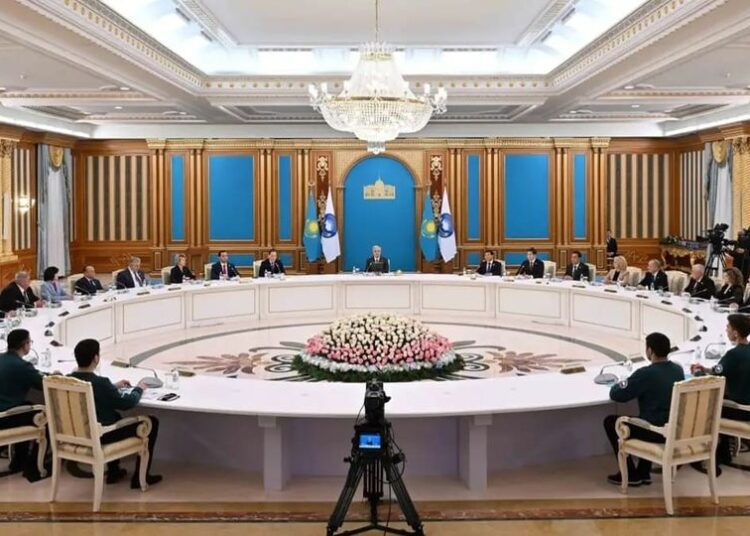 ПРЕЗИДЕНТ ҚОҒАМДЫҚ 5 КЕСЕЛДІ ЖОЮҒА БҮКІЛ ЕЛ ЖҰМЫЛУЫ КЕРЕКТІГІН АЙТТЫ