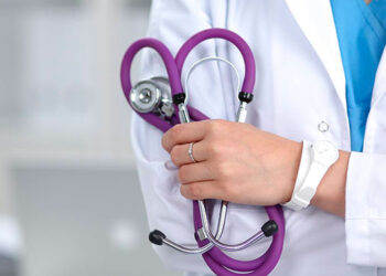 ТҮРКІСТАНДЫҚ МҮТАБАР ШЕРМЕТОВА – НАУҚАСТЫ ДӘРІМЕН ҒАНА ЕМЕС, ЖЫЛЫ СӨЗIМЕН ДЕ ЕМДЕЙТІН БІЛІКТІ ДӘРІГЕР (-3-)