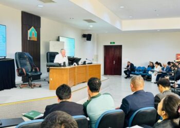 ДІН МӘСЕЛЕЛЕРІ БОЙЫНША БІЛІКТІ МАМАНДАР ДАЯРЛАУ ЖОБАСЫ АЯСЫНДА ӨҢІРЛЕРДЕ АҚПАРАТТЫҚ-ТҮСІНДІРУ ТОПТАРЫНЫҢ МҮШЕЛЕРІНЕ АРНАЛҒАН ОҚЫТУ СЕМИНАРЫ ӨТУДЕ