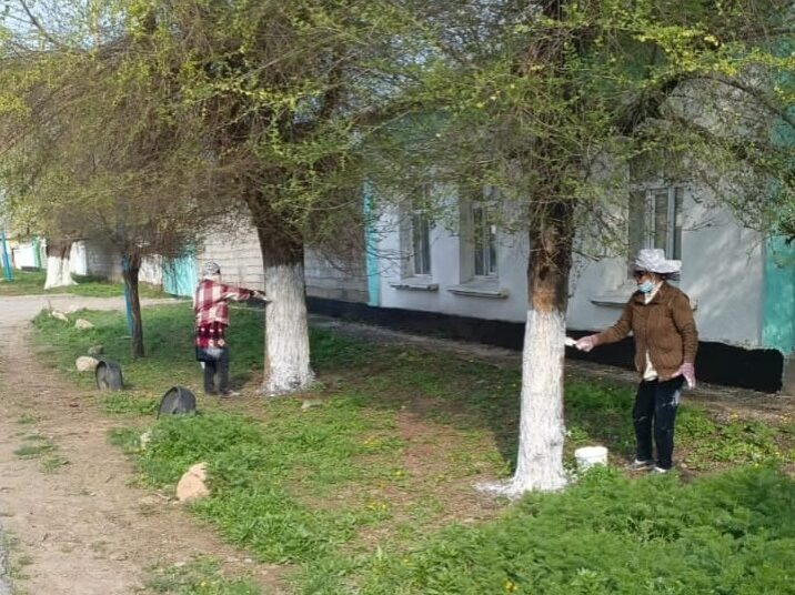 ТҮРКІСТАН: САУРАНДЫҚТАР «ТАЗА ҚАЗАҚСТАН» АКЦИЯСЫ АЯСЫНДА АУДАН АУМАҒЫНДА АБАТТАНДЫРУ ЖҰМЫСТАРЫН ЖҮРГІЗУДЕ