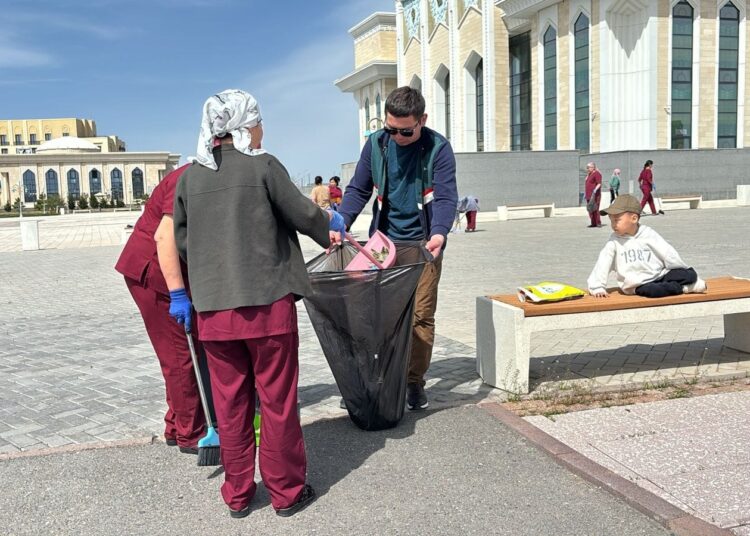 ТҮРКІСТАН: МӘДЕНИЕТ ҚЫЗМЕТКЕРЛЕРІ «ТАЗА ҚАЗАҚСТАН» АКЦИЯСЫНА ҮЛЕС ҚОСТЫ