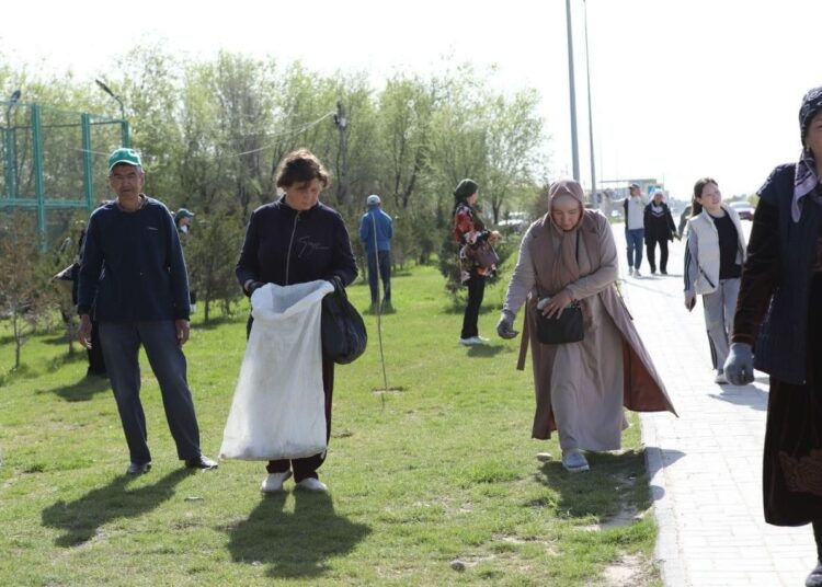 «ТАЗА ҚАЗАҚСТАН»: ТҮРКІСТАН ҚАЛАСЫНДА 5000-НАН АСТАМ ТҰРҒЫН ЖАЛПЫХАЛЫҚТЫҚ СЕНБІЛІККЕ ҚАТЫСТЫ