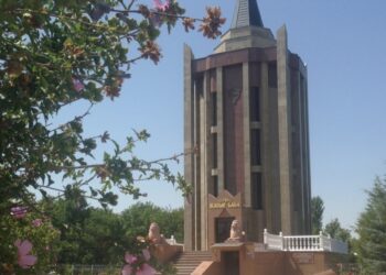 «КИЕЛІ МЕКЕН»: САЙРАМДА «ЖАНЫС БАБА» КЕСЕНЕСІНДЕ СЕНБІЛІК ӨТТІ