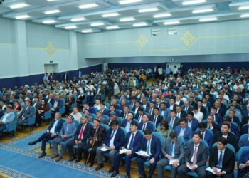 ДАРХАН САТЫБАЛДЫНЫҢ САРЫАҒАШ ТҰРҒЫНДАРЫМЕН КЕЗДЕСУІНДЕ ӨТКІР МӘСЕЛЕЛЕР АШЫҚ АЙТЫЛДЫ