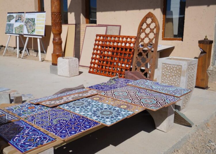 ТҮРКІСТАНДА ҚОЛӨНЕРШІЛЕР ҚАЛАШЫҒЫ САЛЫНУДА