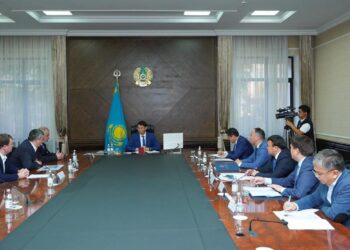 ДАРХАН САТЫБАЛДЫ ТҮРІК ИНВЕСТОРЛАРЫМЕН МЕДИЦИНАЛЫҚ ОРТАЛЫҚТАР САЛУ ТУРАЛЫ КЕЛІССӨЗ ЖҮРГІЗДІ