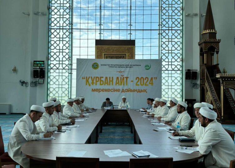 ТҮРКІСТАН ОБЛЫСЫНЫҢ БАС ИМАМДАРЫ БАС ҚОСТЫ