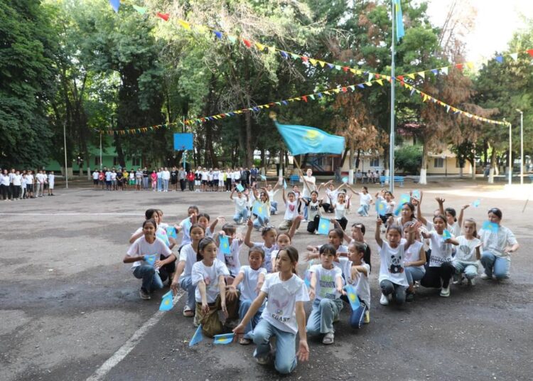 ТҮРКІСТАН: САРЫАҒАШТА «БАЛДӘУРЕН» ЖАЗҒЫ САУЫҚТЫРУ ЛАГЕРІ ӨЗ ЖҰМЫСЫН БАСТАДЫ