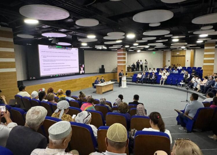 Цифрлық даму министрлігі Түркістан облысында халықпен кездесу өткізіп, азаматтарды қабылдады