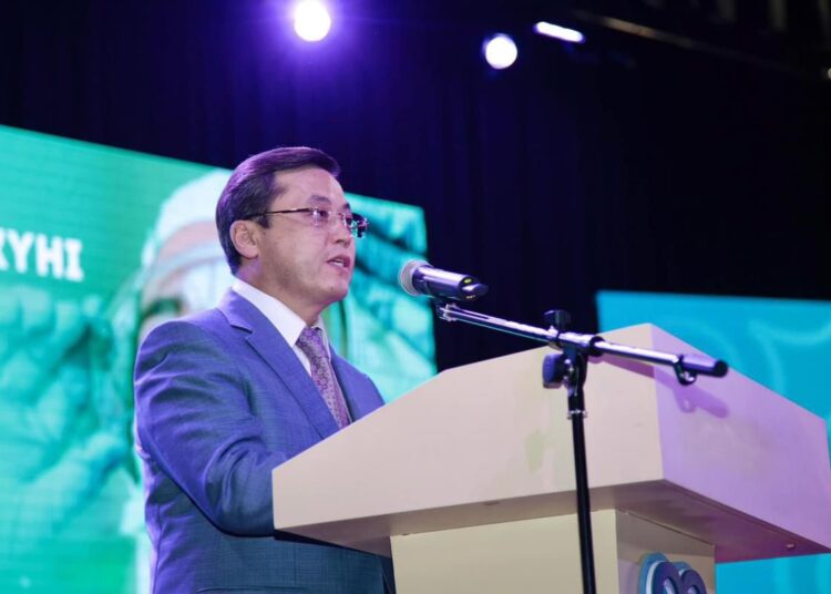 ТҮРКІСТАН ОБЛЫСЫНЫҢ МЕДИЦИНА ҚЫЗМЕТКЕРЛЕРІ МАРАПАТТАЛДЫ