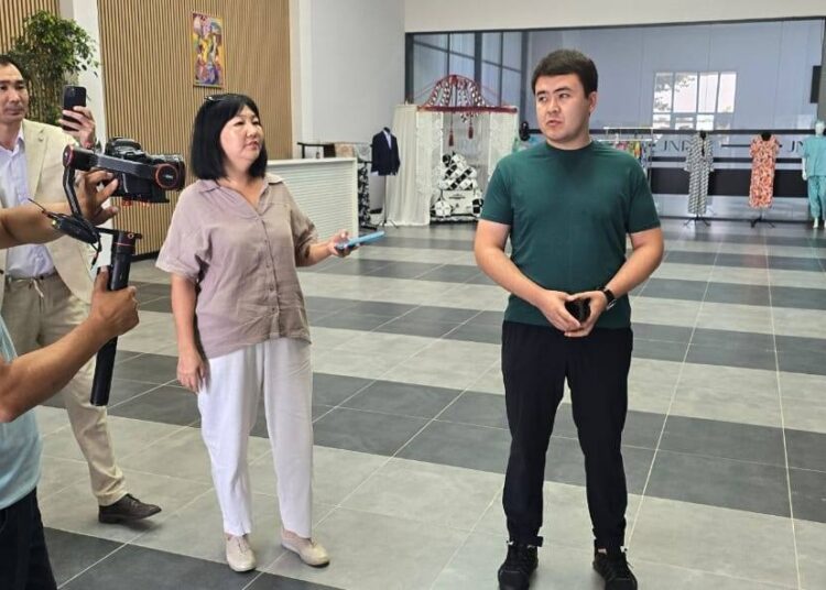 ОРДАБАСЫДА ТІГІН ФАБРИКАСЫ ТӘУЛІГІНЕ 500 ДАНА ӨНІМ ДАЙЫНДАЙДЫ