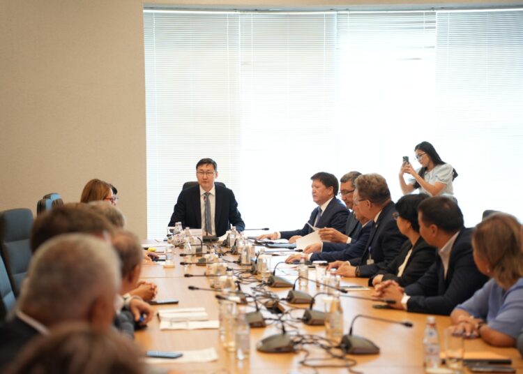 ТҮРКІСТАН ОБЛЫСЫНА ҚР ДЕНСАУЛЫҚ САҚТАУ БІРІНШІ ВИЦЕ-МИНИСТРІ ІССАПАРМЕН КЕЛДІ