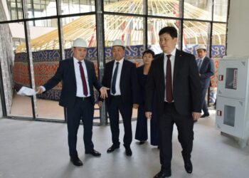 ТҮРКІСТАНДАҒЫ ДОСТЫҚ ҮЙІНІҢ ҚҰРЫЛЫСЫМЕН ТАНЫСТЫ