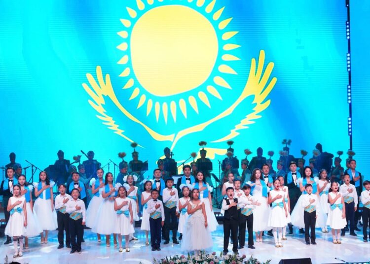 ТҮРКІСТАНДА ҚР КОНСТИТУЦИЯ КҮНІНЕ АРНАЛҒАН «АЙБАРЫ МЫҚТЫ – АТА ЗАҢ» САЛТАНАТТЫ ІС-ШАРАСЫ ӨТТІ