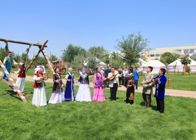 ӨНЕР МЕРЕКЕСІНДЕ ҰЛТТЫҚ ОЙЫНДАР КЕҢІНЕН НАСИХАТТАЛУДА