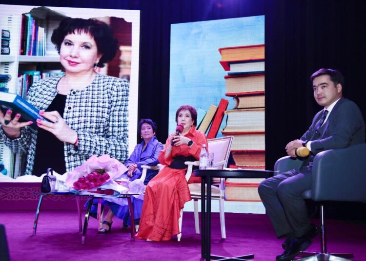 БАС КІТАПХАНАШЫМЕН КЕЗДЕСУ МАЗМҰНДЫ ӨТТІ