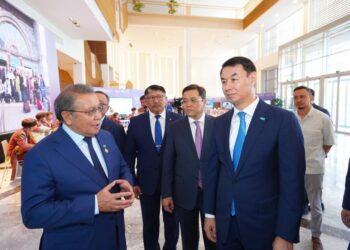 ТАМЫЗ КЕҢЕСІ ЖАҢА ЗАМАНДАҒЫ БІЛІМ БЕРУ МӘСЕЛЕСІНЕ АРНАЛДЫ