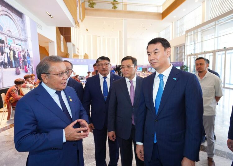 ТАМЫЗ КЕҢЕСІ ЖАҢА ЗАМАНДАҒЫ БІЛІМ БЕРУ МӘСЕЛЕСІНЕ АРНАЛДЫ