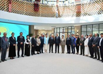 ПРЕЗИДЕНТ ТҮРКІСТАНДА ЖАҢАДАН БОЙ КӨТЕРГЕН «ДОСТЫҚ ҮЙІНІҢ» ЖҰМЫСЫМЕН ТАНЫСТЫ