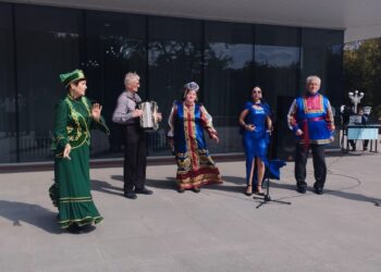 Праздничная обстановка референдума