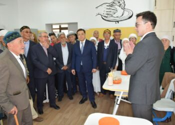 ТҮРКІСТАНДЫҚ АРДАГЕРЛЕР ОБЛЫС ОРТАЛЫҒЫН АРАЛАП, ТЫНЫС-ТІРШІЛІГІМЕН ТАНЫСТЫ