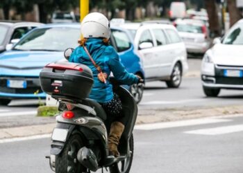 Мопед жүргізетіндер мемлекеттік нөмір орнатуы керек