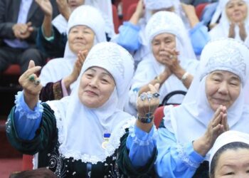 ӨҢІРДІҢ ДАМУЫНА ҮЛЕС ҚОСҚАН ҚАРИЯЛАР ҚҰРМЕТТЕЛДІ