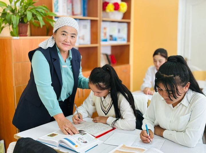 ӘЛЕМ ТІЛДЕРІНЕН 100-ДЕН АСА ӨЛЕҢДІ ҚАЗАҚ ТІЛІНЕ АУДАРҒАН