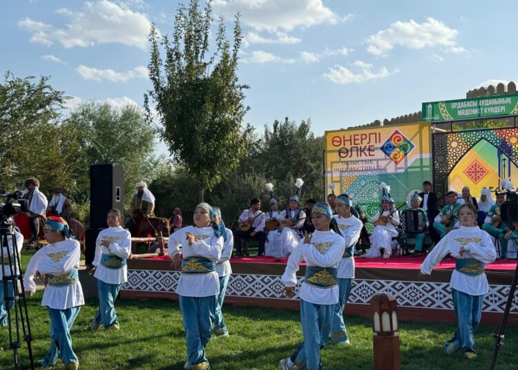 ТҮРКІСТАНДА ОРДАБАСЫ АУДАНЫНЫҢ МӘДЕНИЕТ КҮНДЕРІ БАСТАЛДЫ