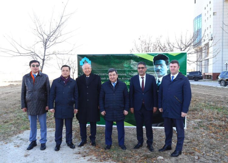 ЖАҢА АЛЛЕЯДА ТҰРАР РЫСҚҰЛОВТЫҢ 130 ЖЫЛДЫҒЫНА ОРАЙ 130 ШЫНАР АҒАШЫ ЕГІЛДІ