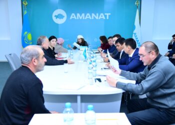 «ҚҰҚЫҚТЫҚ КӨМЕК» ЖОБАСЫ АЯСЫНДА ТҰРҒЫНДАР БІЛІКТІ ЗАҢГЕРЛЕРДЕН КӨМЕК АЛДЫ