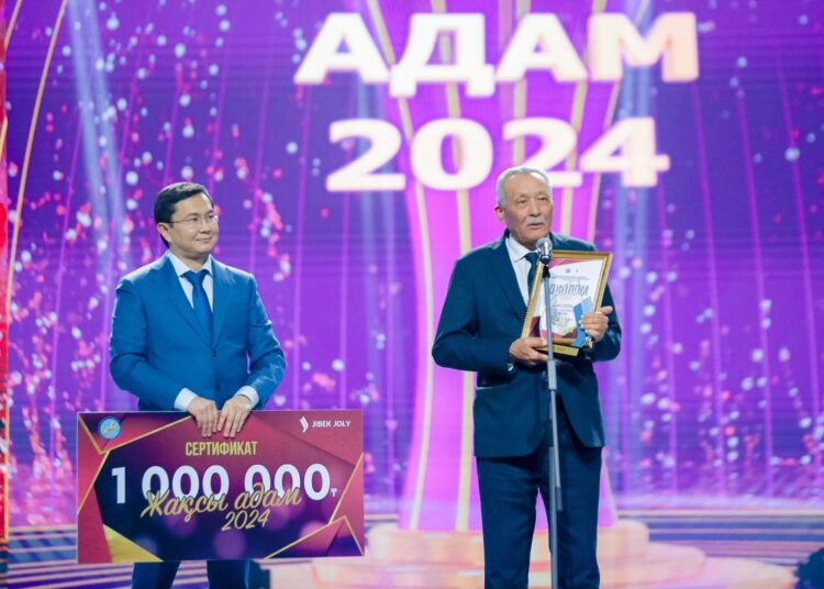 ТҮРКІСТАНДЫҚ ДӘРІГЕР «ЖАҚСЫ АДАМ-2024» СЫЙЛЫҒЫНЫҢ ИЕГЕРІ АТАНДЫ