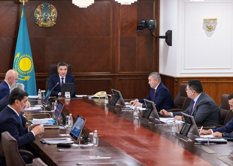 Үкіметте 2024 жылдың 11 айындағы әлеуметтік-экономикалық даму қорытындысы шығарылды: ЖІӨ-нің 4,4% өсімі шикізаттық емес сектор есебінен қамтамасыз етілді