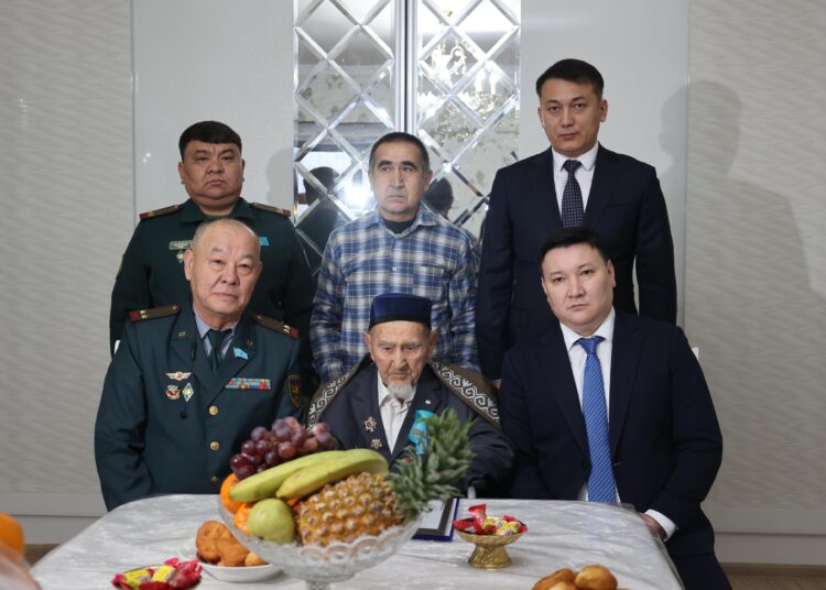 ТҮРКІСТАН: САУРАНДА ҒАСЫР ЖАСАҒАН ҚАРИЯЛАРҒА ҚҰРМЕТ КӨРСЕТІЛДІ